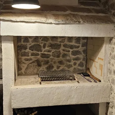 Stone House Meter, Imotski