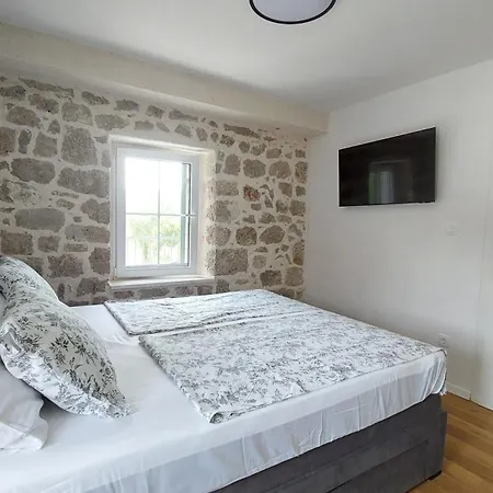Holiday home Stone House Meter, Imotski *